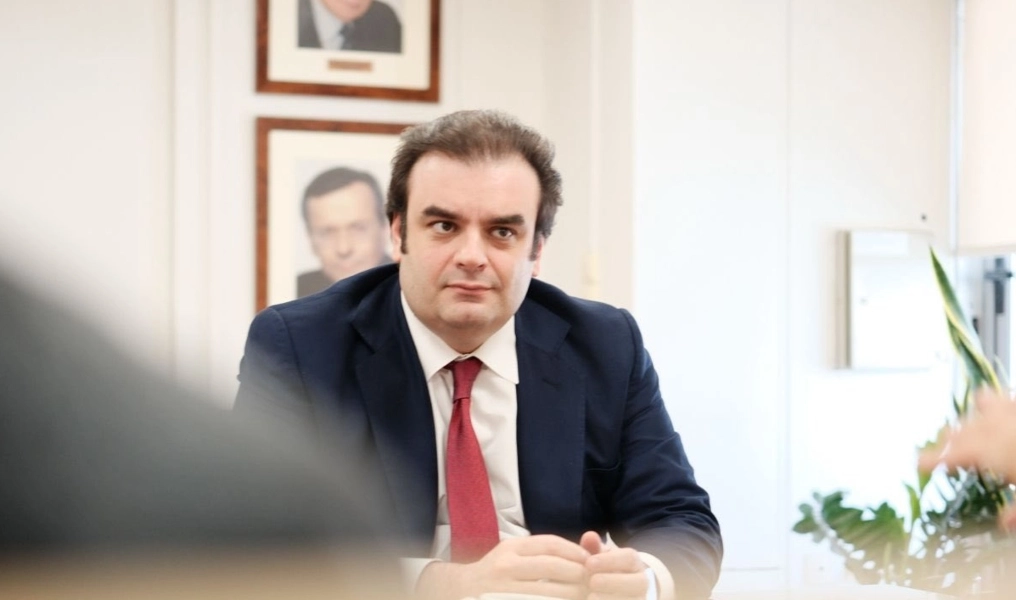 πιερρακάκης facebook
