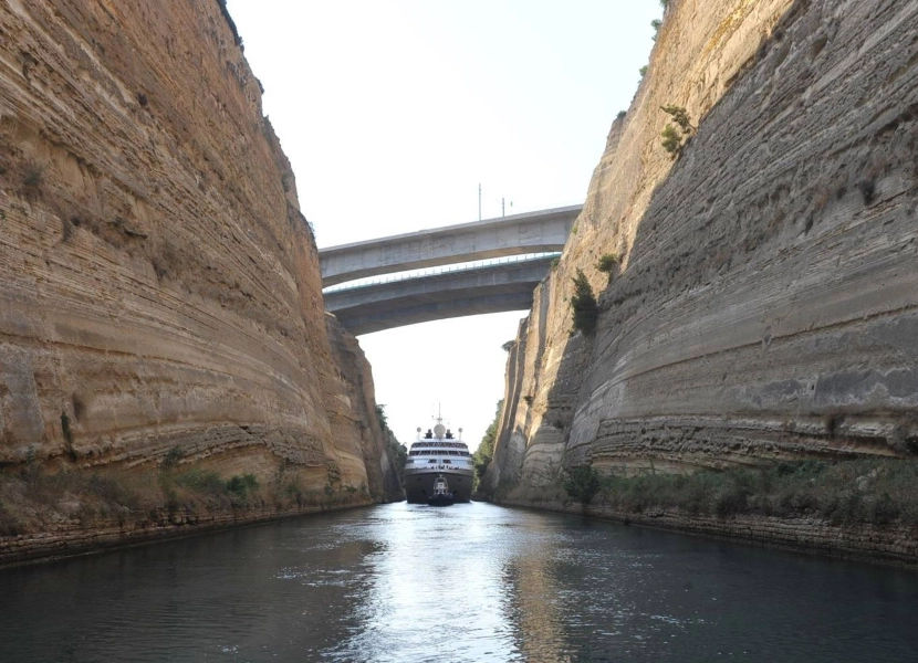 Corinth Canal/Διώρυγα της Κορίνθου/facebook
