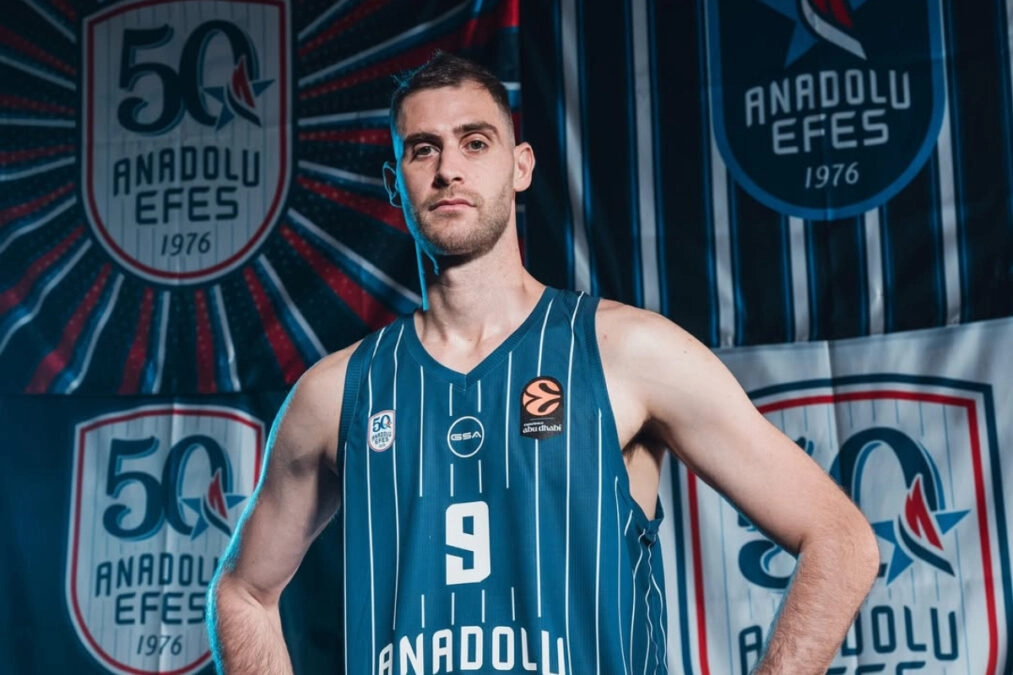 Γιώργος Παπαγιάννης: Οκτώ μήνες εκτός λόγω ρήξης χιαστού στον αγώνα με τον Παναθηναϊκό