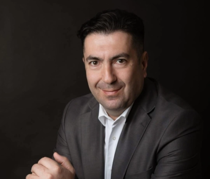 Συνέντευξη με τον Μιχάλη Πάππου-ΠΑΣΟΚ: «Προτεραιότητά μου είναι να μπει ξανά η Θεσσαλονίκη στο επίκεντρο των αποφάσεων»