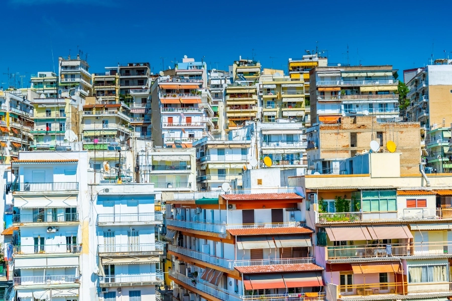 Άνοιξε η πλατφόρμα για το «Εξοικονομώ – Ανακαινίζω» για νέους