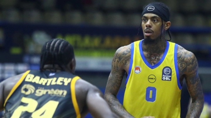 Στην πρώτη ήττα της υποχρέωσε την ΑΕΚ το Περιστέρι