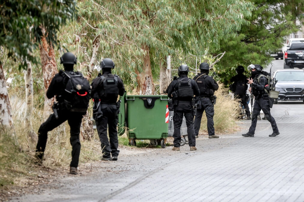 Βορίζια: Αυτοί που μετέφεραν τους τραυματίες έκρυψαν τα όπλα, εκτιμά η αστυνομία – Στο κάδρο των ερευνών ο κατασκευαστής της βόμβας