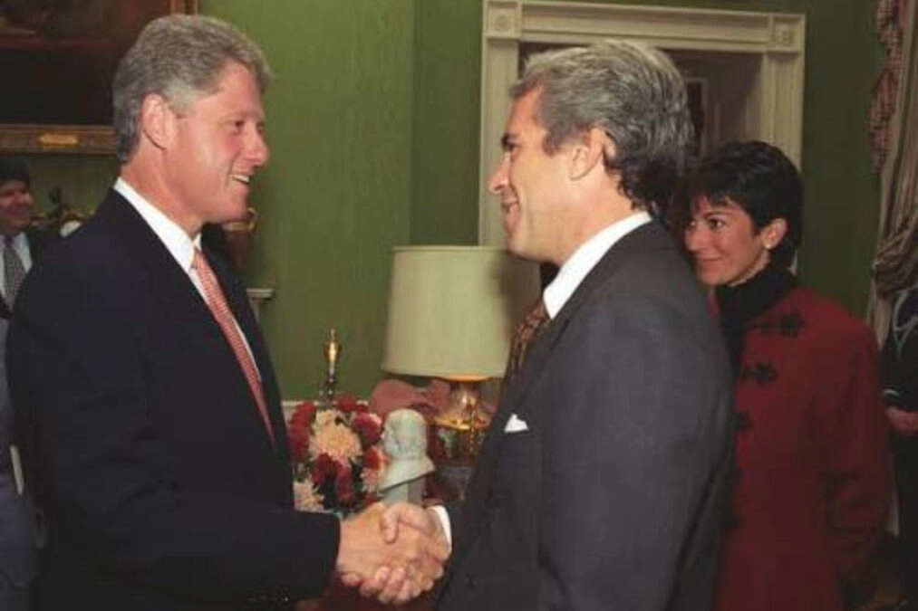 ΗΠΑ: Το υπουργείο Δικαιοσύνης δέχθηκε να ερευνήσει τις σχέσεις Έπσταϊν με Κλίντον