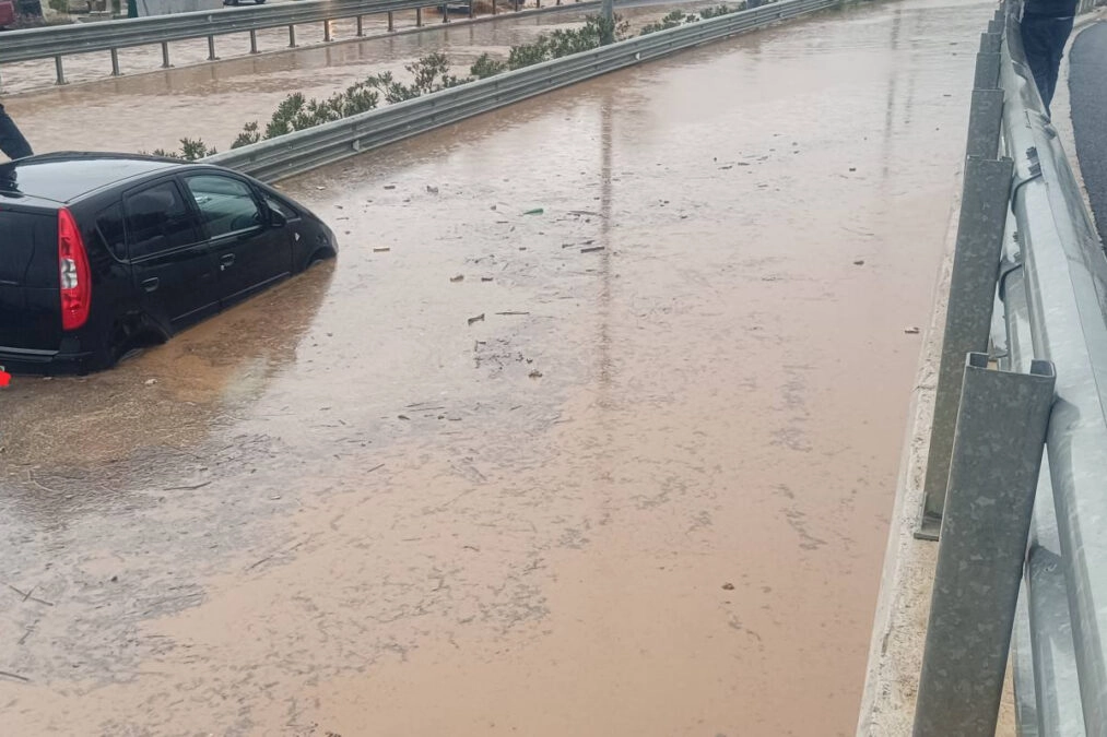 Κακοκαιρία: Πάνω από 130 χιλιοστά βροχής έπεσαν στη Θεσπρωτία – Σοβαρά προβλήματα στους δρόμους