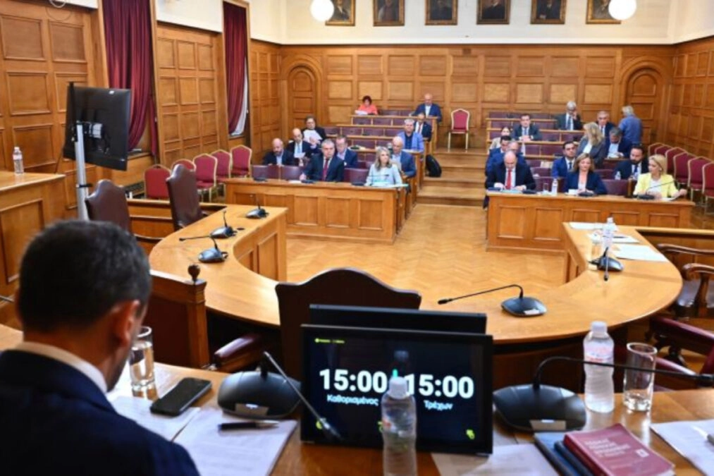 «Πόλεμος» ανακοινώσεων ΝΔ-ΠΑΣΟΚ με φόντο την κατάθεση Λ.Αντωνόπουλου στην Εξεταστική για ΟΠΕΚΕΠΕ