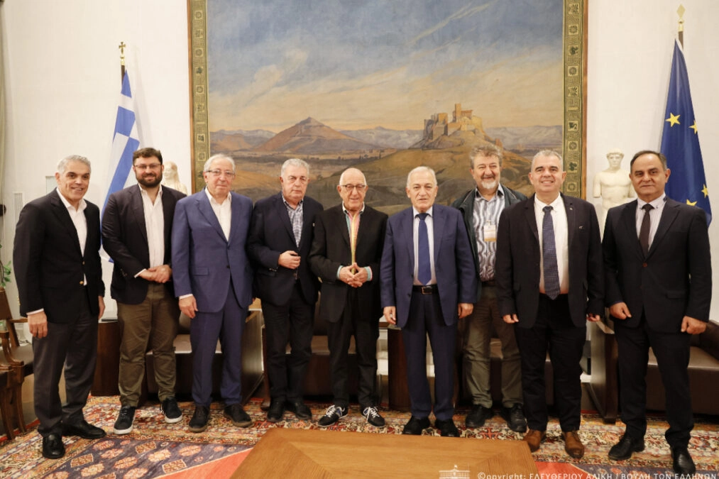 Κακλαμάνης: Παρέλαβε το ψήφισμα του Τακτικού Συνεδρίου της ΚΕΔΕ