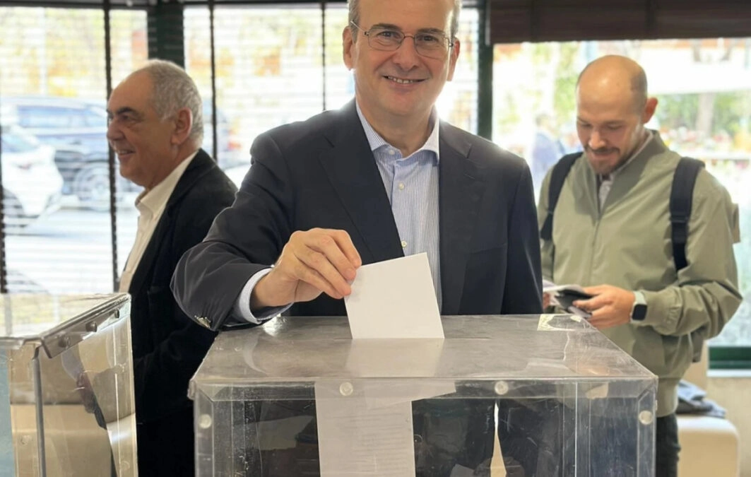 Κωστής Χατζηδάκης: Η Νέα Δημοκρατία παραμένει, όπως την οραματίστηκε ο Κωνσταντίνος Καραμανλής