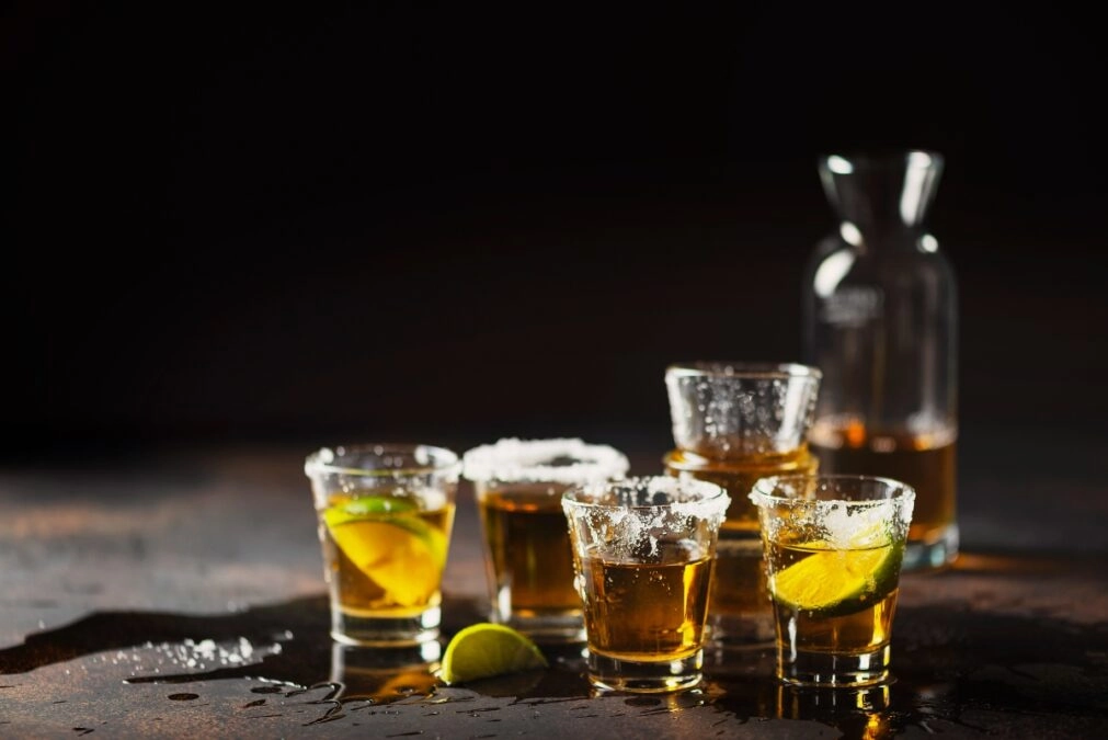 Αλκοόλ: Πώς αυξάνονται οι πιθανότητες εμφάνισης άνοιας λόγω της υπερκατανάλωσης