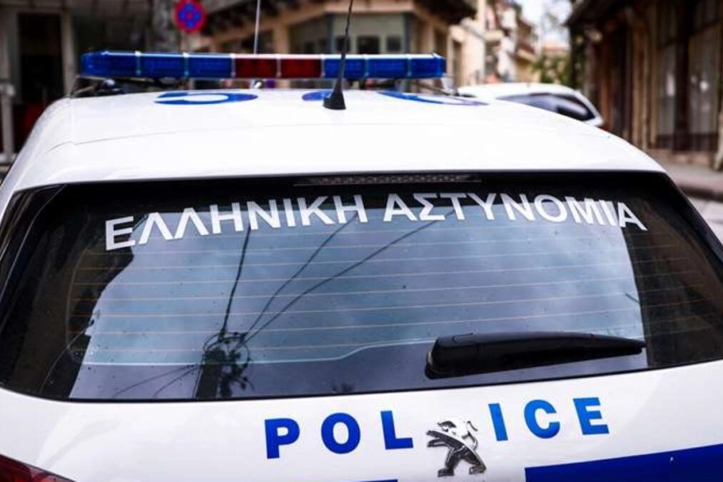 Μενίδι: 14χρονη παρουσιάστηκε στο ΑΤ με ένα νεκρό έμβρυο τυλιγμένο σε εφημερίδα