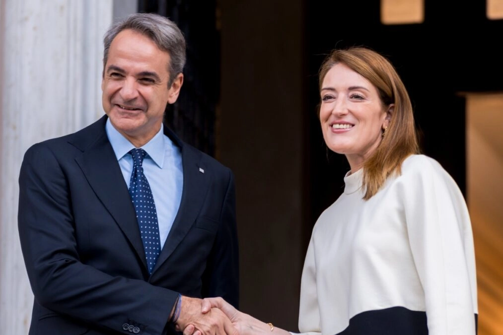 Στους νέους επικεντρώθηκε η συζήτηση Μητσοτάκη – Μέτσολα στην Εθνική Πινακοθήκη