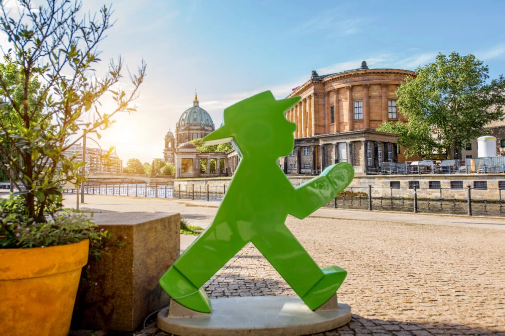 Deutche Welle: Σημαντική η μείωση του πληθυσμού στην ΕΕ και αύξηση των συνταξιοδοτικών αναγκών