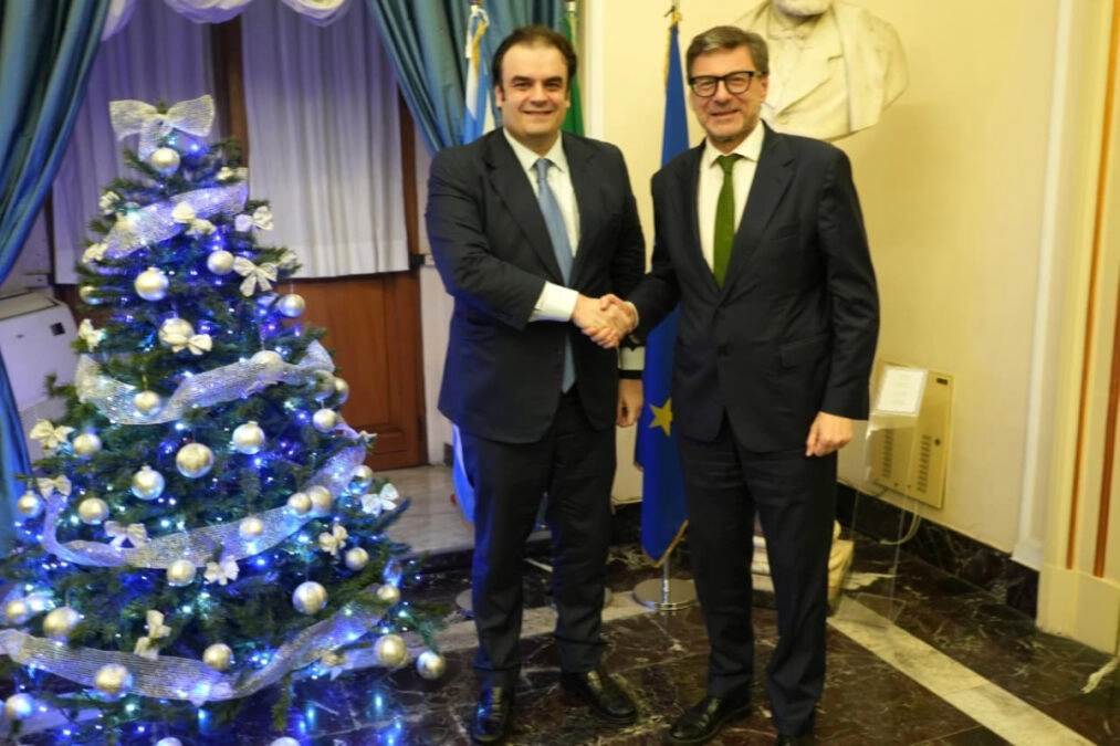 Κυριάκος Πιερρακάκης στη Ρώμη: Συνάντηση με τον Ιταλό ΥΠΟΙΚ Giancarlo Giorgetti