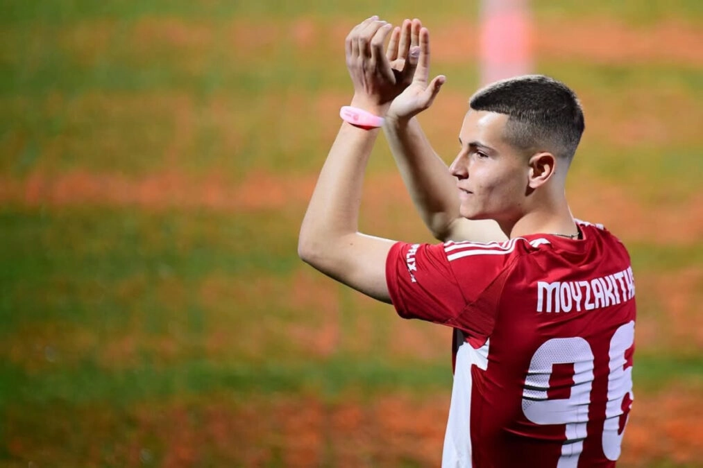 Sun: Ντόρντμουντ και Γιουβέντους δείχνουν ενδιαφέρον για τον Χρήστο Μουζακίτη