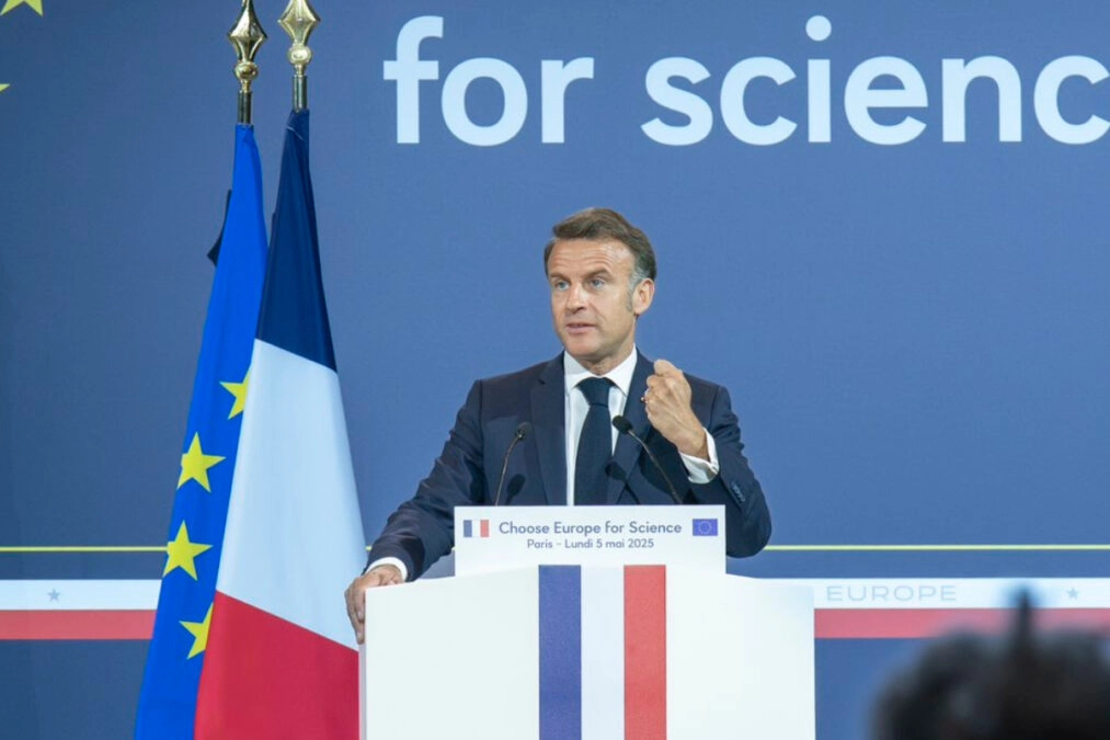 Μακρόν: Ζητά τη διατήρηση ειρήνης μεταξύ ΗΠΑ και Ευρώπης απέναντι στη Μόσχα