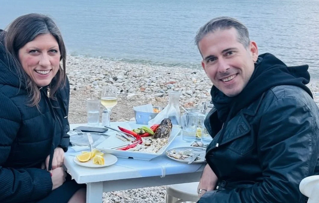 Κωνσταντοπούλου: Απόδραση στην θάλασσα με τον Διαμαντή Καραναστάση