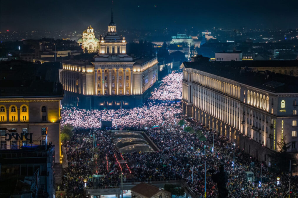 Βουλγαρία: «Έπεσε» το πρώτο ευρωπαϊκό καθεστώς από την Gen-Z