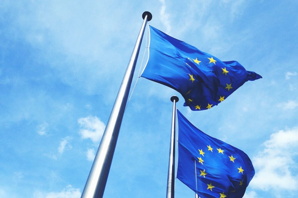 ΕΕ: Αυστηρότερα μέτρα για την παράτυπη μετανάστευση – Κέντρα κράτησης εκτός ΕΕ, σκληρότερες ποινές και αποστολή σε τρίτες χώρες