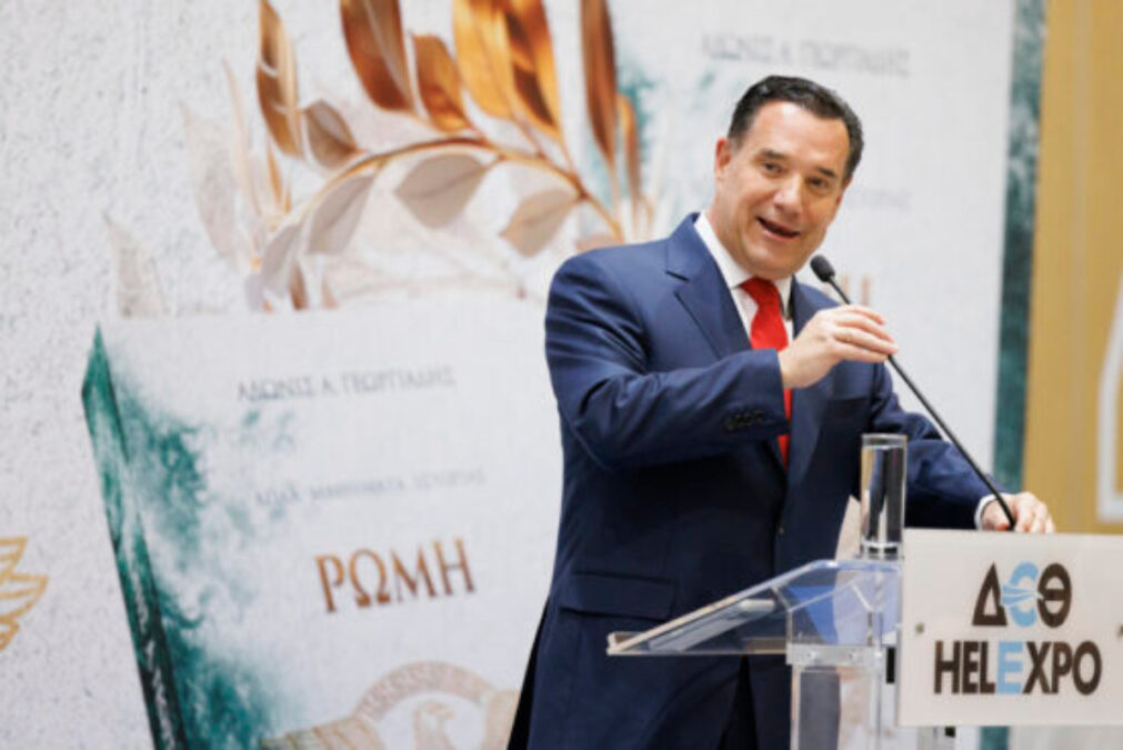 Ο Άδωνις Γεωργιάδης εξήγησε με κείμενο του Καστοριάδη γιατί έγραψε σε πολυτονικό το βιβλίο «Ρώμη»