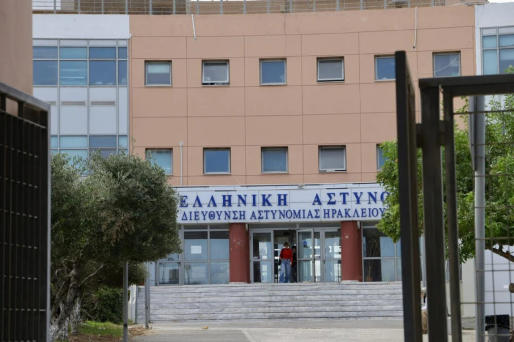 ΟΠΕΚΕΠΕ: «Θα αποδομηθούν οι κατηγορίες» δηλώνουν οι δικηγόροι των συλληφθέντων