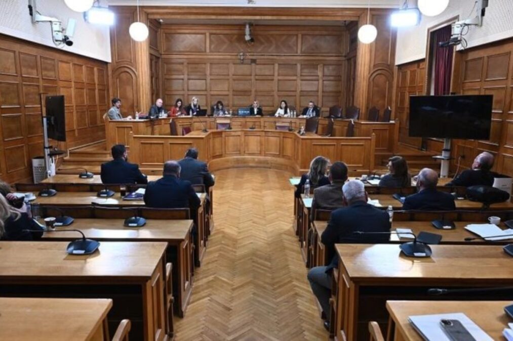 ΟΠΕΚΕΠΕ: Πυρά ΝΔ-ΠΑΣΟΚ με αφορμή την κατάθεση Χνάρη στην Εξεταστική