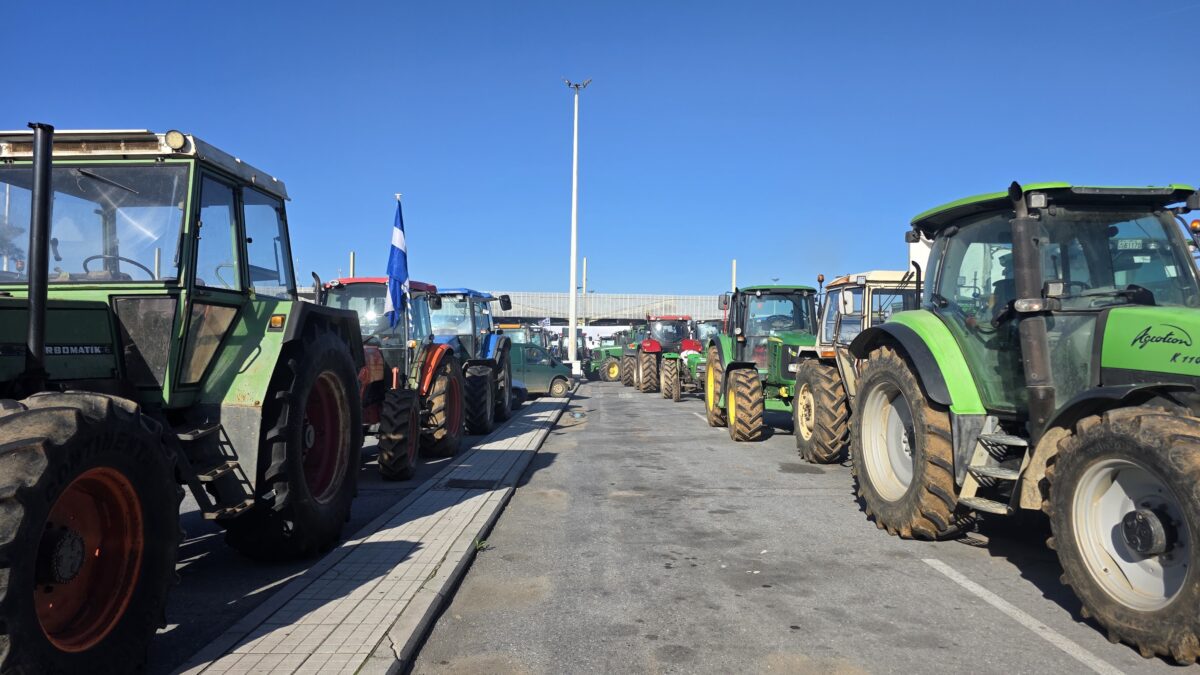 Διευρύνεται το ρήγμα στους αγρότες: Επίθεση αγροτοσυνδικαλιστή σε Κουτσούμπα, «το ΚΚΕ δεν θέλει να λύσει προβλήματα»