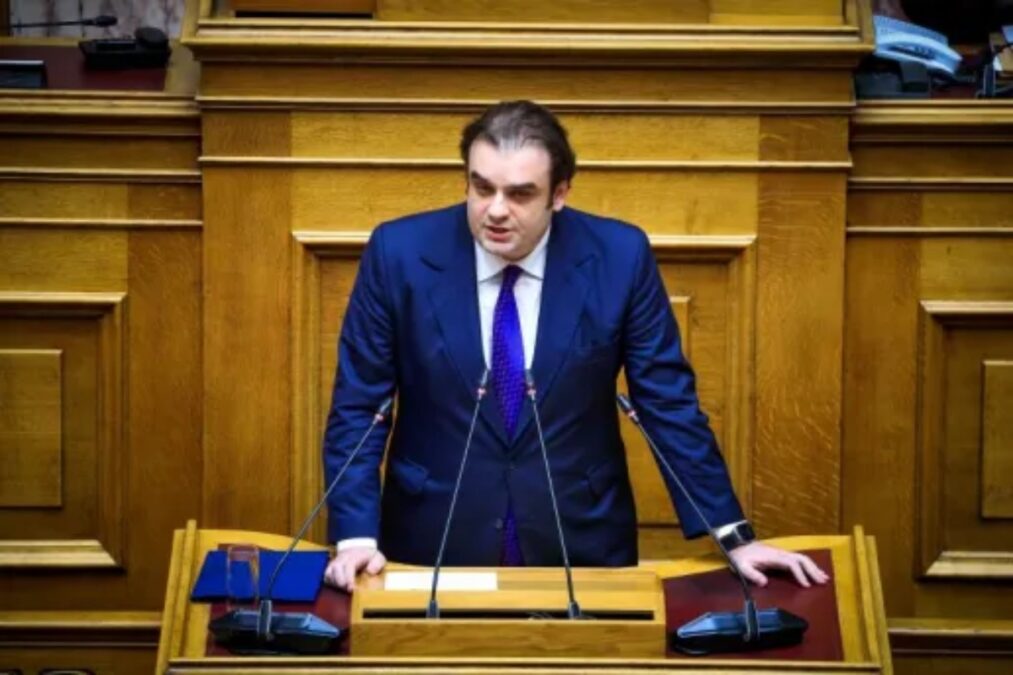 Βουλή: Θερμή η υποδοχή Πιερρακάκη μετά την εκλογή του στο Eurogroup