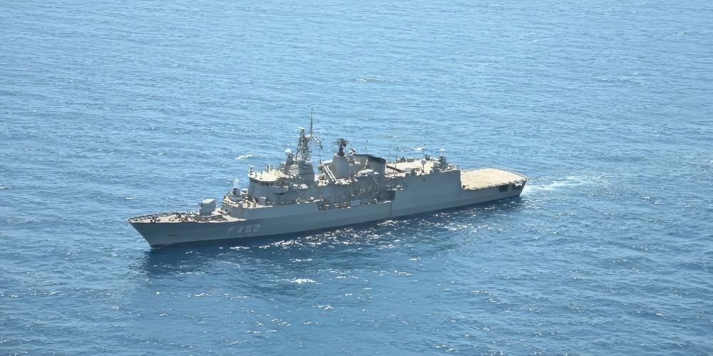Η φρεγάτα «Κίμων» σε ελληνικά ύδατα – Ζωντανά η υποδοχή της πρώτης Belharra στον Σαρωνικό