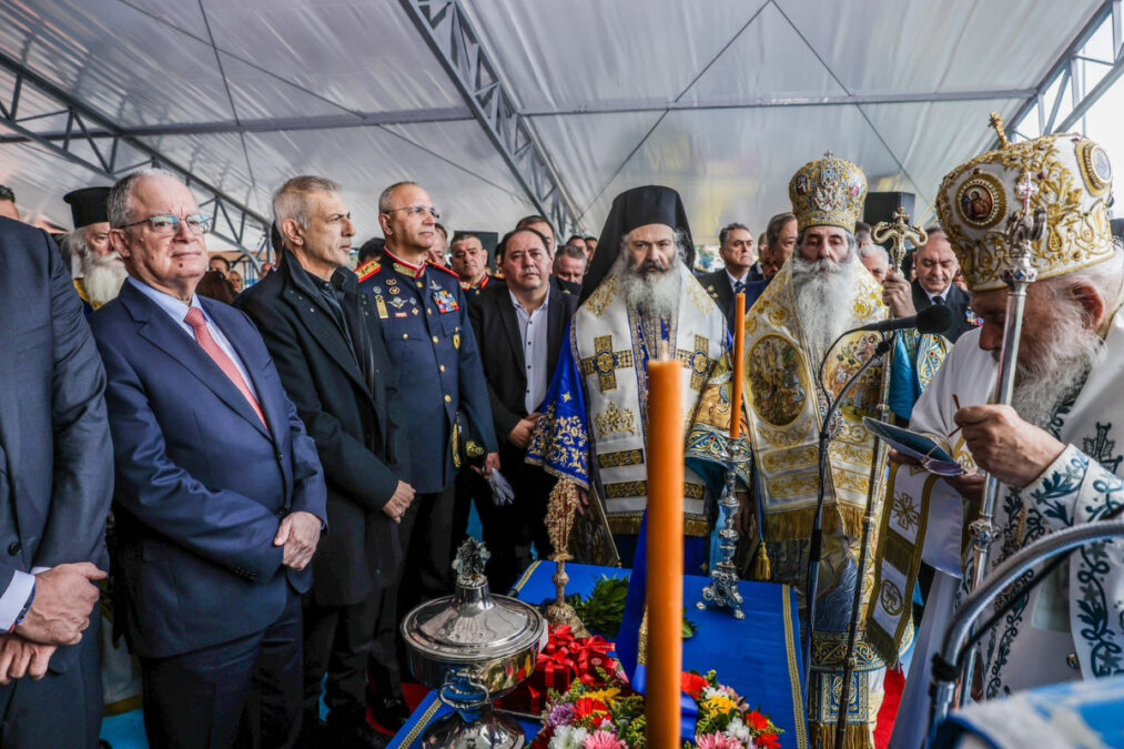 Κωνσταντίνος Τασούλας: Το μήνυμά του για τα Θεοφάνεια μετά την τελετή αγιασμού στον Πειραιά