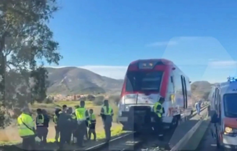 Τρένο συγκρούστηκε με γερανό στην Ισπανία
