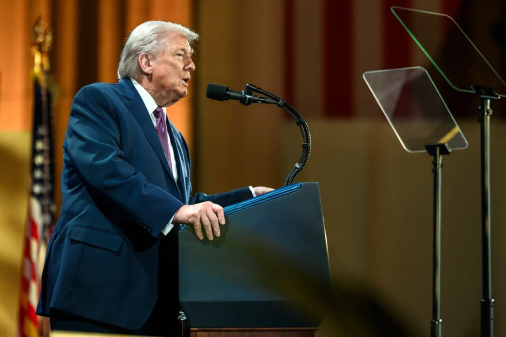 Τραμπ: Νέες προειδοποιήσεις στον Ιράν με στρατιωτικές ασκήσεις – Απαντά η Τεχεράνη