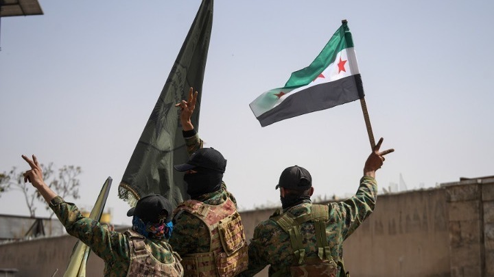 Συρία: Οι κουρδικές δυνάμεις κατηγορούν την κυβέρνηση για “προδοσία” – Σε εξέλιξη βίαιες συγκρούσεις