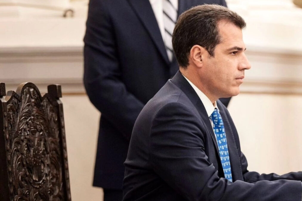 Θ. Πλεύρης: Με το νέο νομοσχέδιο θα ξεμπλοκάρουν 90.000 εκκρεμείς άδειες παραμονής