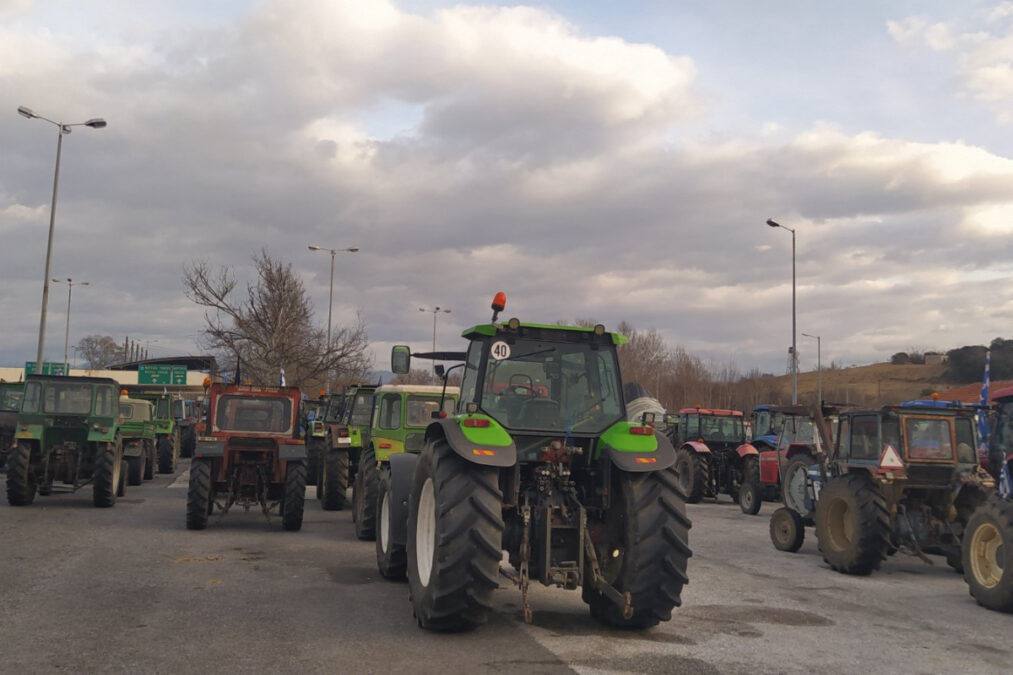 Δ. Μακεδονία: Αποχωρούν οι αγρότες από το μπλόκο της Μπάρας Σιάτιστας