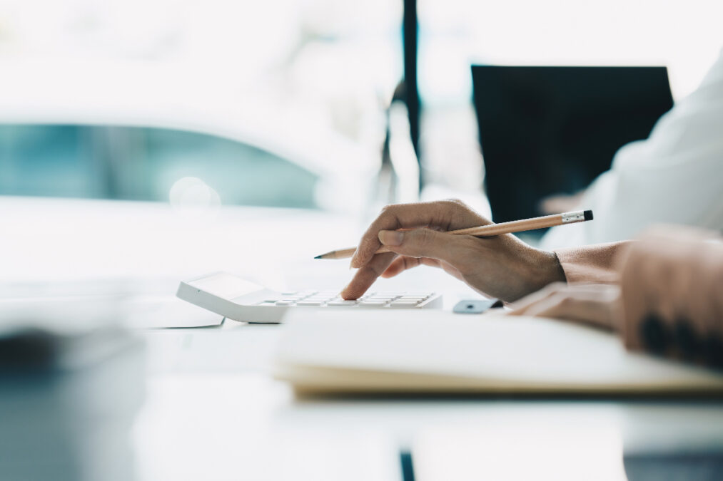 Εργαζόμενοι: Εφαρμογή των μειώσεων στους φορολογικούς συντελεστές στον ιδιωτικό τομέα