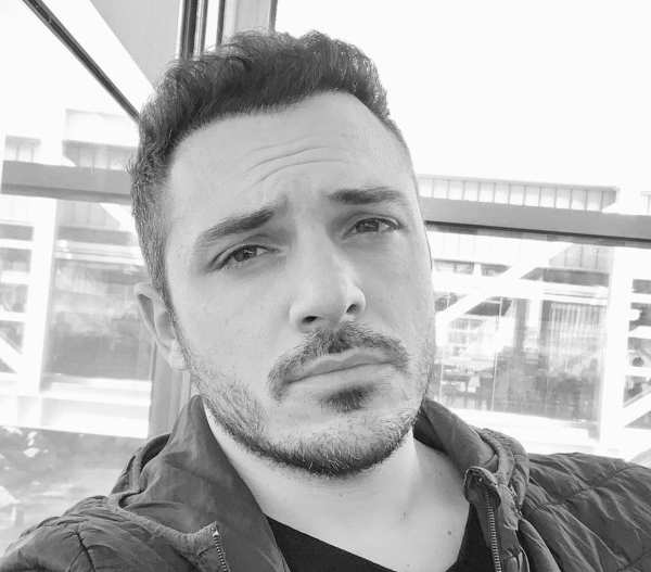 Εκτός «J2US» ο Κώστας Δόξας μετά την καταδίκη του για ενδοοικογενειακή βία