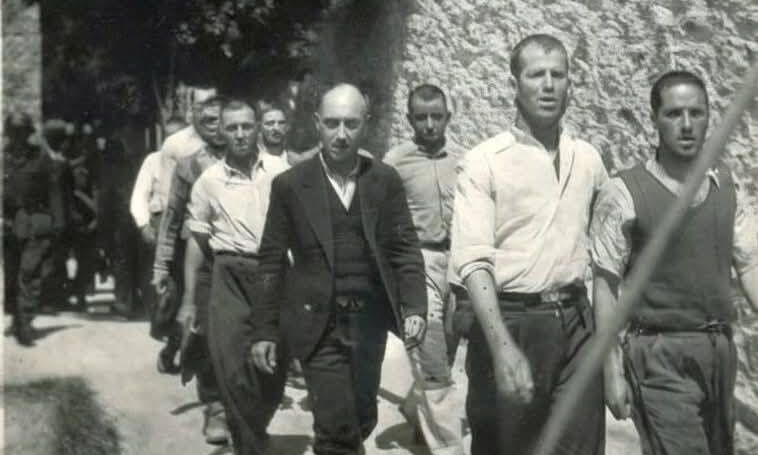 Το υπουργείο Πολιτισμού κήρυξε μνημείο το σύνολο της συλλογής φωτογραφιών των 200 της Καισαριανής