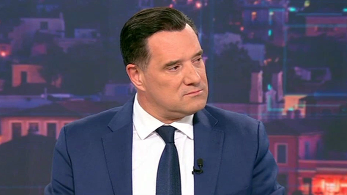 Ο Γεωργιάδης πήγε στο Κρατικό Νίκαιας με μανικετόκουμπα των ΗΠΑ: «Όταν πας να συναντήσεις τον Δράκουλα, δεν βάζεις σταυρό; Εκεί θα είχε κομμουνιστές»