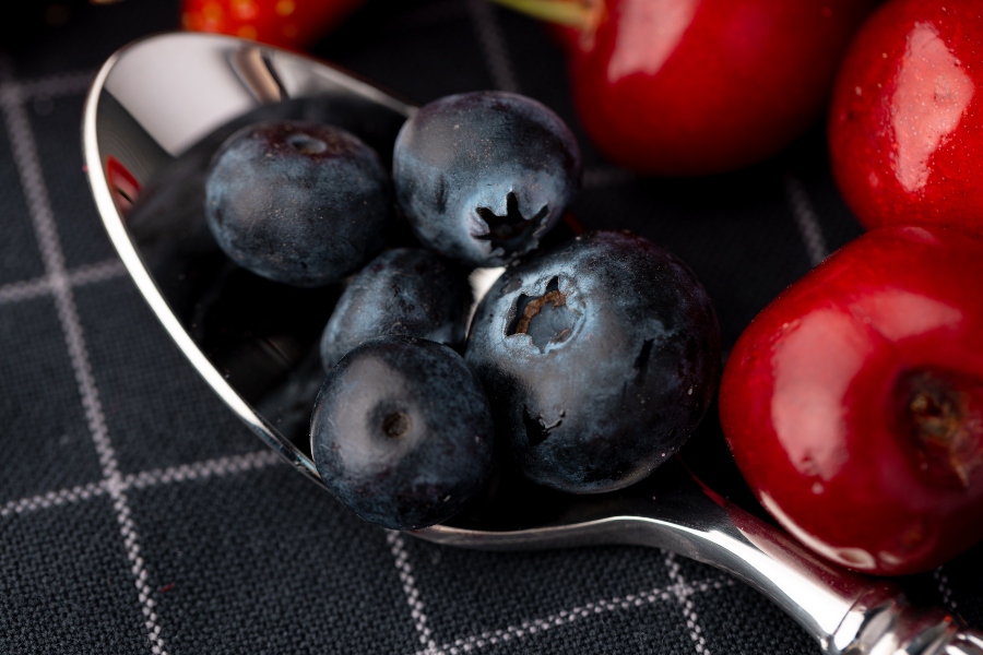 Άνοια: Ποια δύο φρούτα θεωρούνται τα πιο ωφέλιμα για την πρόληψή της