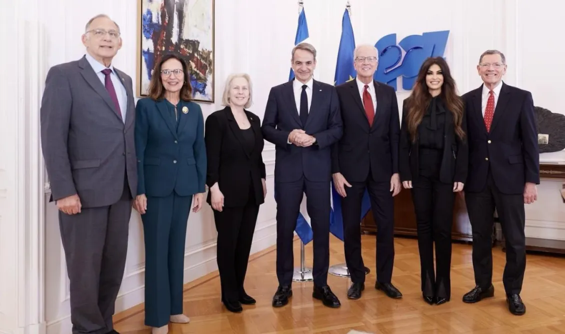 Η Κίμπερλι Γκίλφοϊλ συναντήθηκε με Αμερικανούς Γερουσιαστές: «Εστιάσαμε στη δυναμική των σχέσεων ΗΠΑ – Ελλάδας»