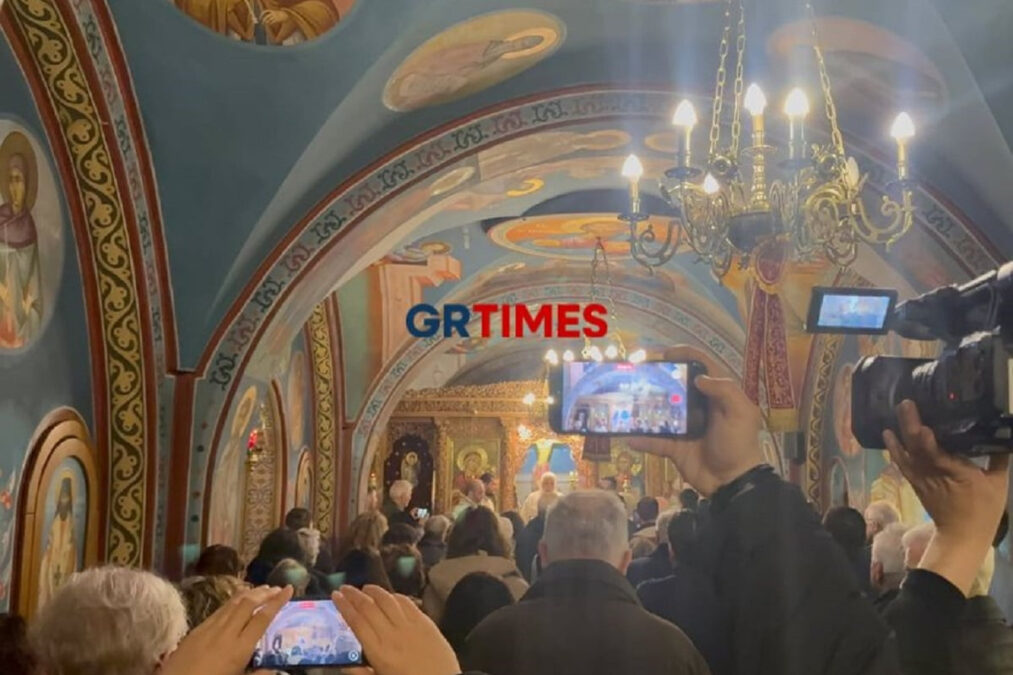 Τέμπη: Μνημόσυνο για τα τρία χρόνια στον Σιδηροδρομικό Σταθμό Θεσσαλονίκης- Αντιδράσεις στην παρουσία Κυρανάκη