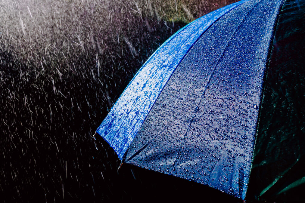 Κακοκαιρία σήμερα με βροχές και καταιγίδες – Πώς θα κυλήσει ο καιρός την Τσικνοπέμπτη