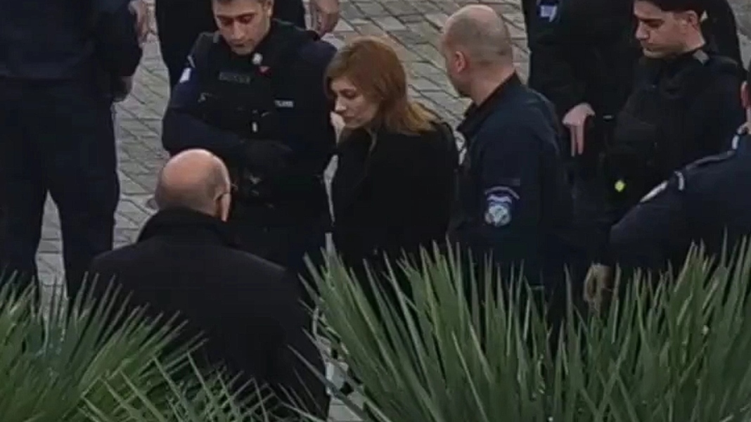 Πισπιρίγκου: Υποβασταζόμενη και με μπαστούνι στο Εφετείο – Αναβλήθηκε η δίκη για τέλη 2026
