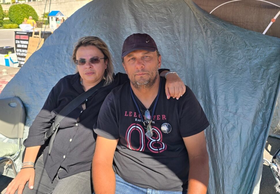 Κατερίνα Βουτσινά κατά Καρυστιανού για το σποτ των Τεμπών: «Σας απαγορεύω να αναφερθείτε ξανά στον αδελφό μου, είστε πολιτικός»: