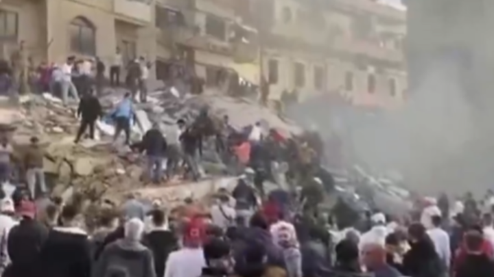 Λίβανος: Μία πολυκατοικία κατέρρευσε σήμερα στην Τρίπολη παγιδεύοντας άγνωστο αριθμό ανθρώπων