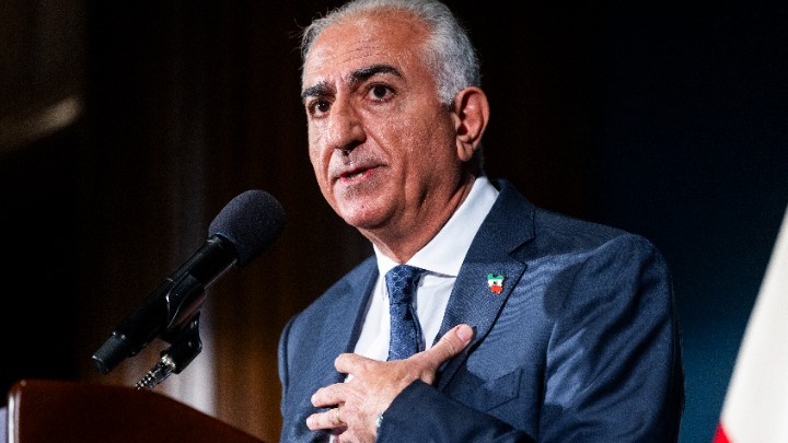 Ιράν: O Ρεζά Παχλεβί δηλώνει έτοιμος να ηγηθεί της «μετάβασης»