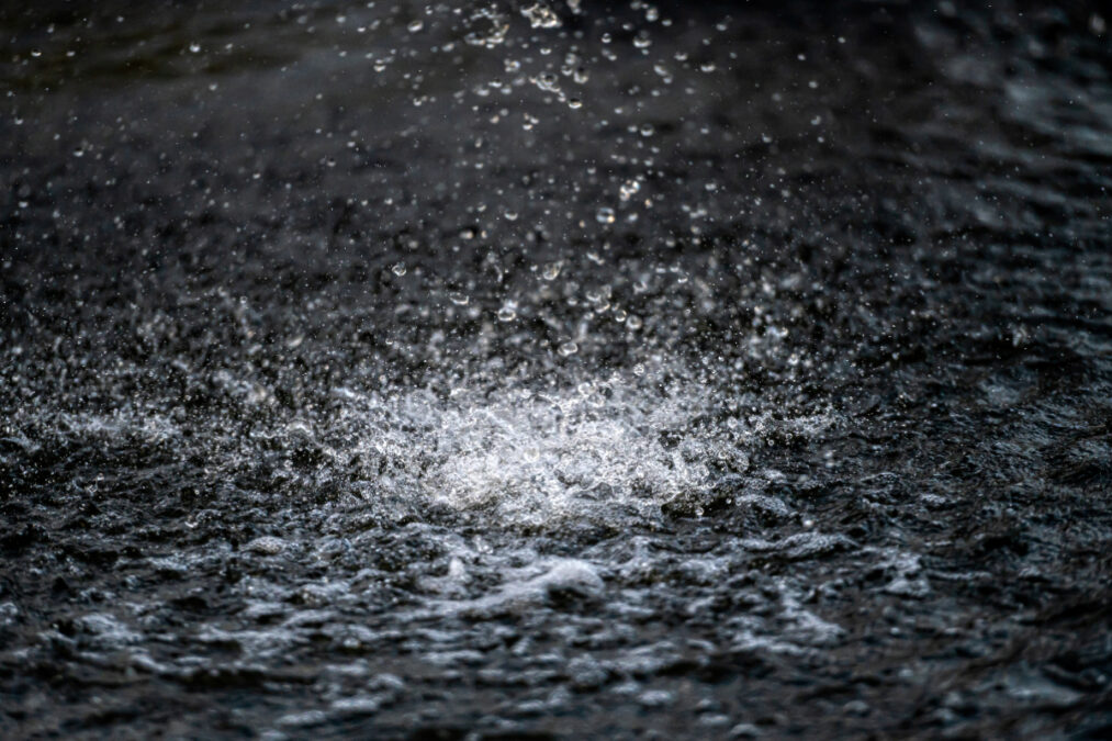 Καιρός: «Πορτοκαλί» συναγερμό εξέδωσε η ΕΜΥ για καταιγίδες και θυελλώδεις ανέμους