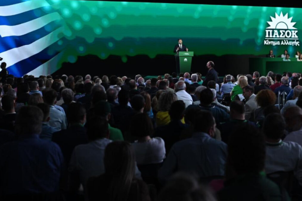 ΠΑΣΟΚ: Τι λένε οι συνεργάτες Ανδρουλάκη για τις τοποθετήσεις Χάρη Δούκα