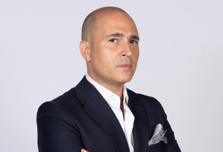  Κωνσταντίνος Μπογδάνος:«Παράγουμε περισσότερες φουσκωχειλούδες ελαφρών ηθών»