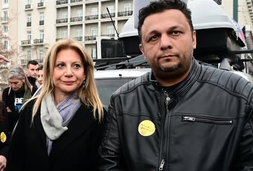 Ρούτσι για Καρυστιανού στη συγκέντρωση για τα Τέμπη: Την παρακαλούσα να μιλήσει, αλλά δεν ήθελε να περιμένει άλλο